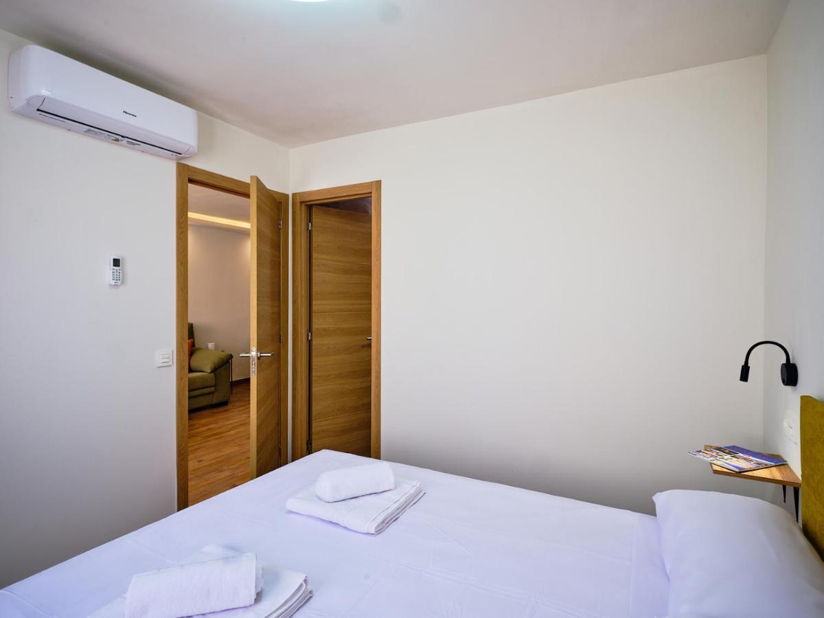 Leo Home- Bright & Centric 3 Bedrooms Apartment With Private Parking Included มาลากา ภายนอก รูปภาพ