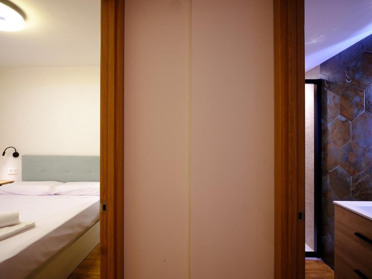 Leo Home- Bright & Centric 3 Bedrooms Apartment With Private Parking Included มาลากา ภายนอก รูปภาพ