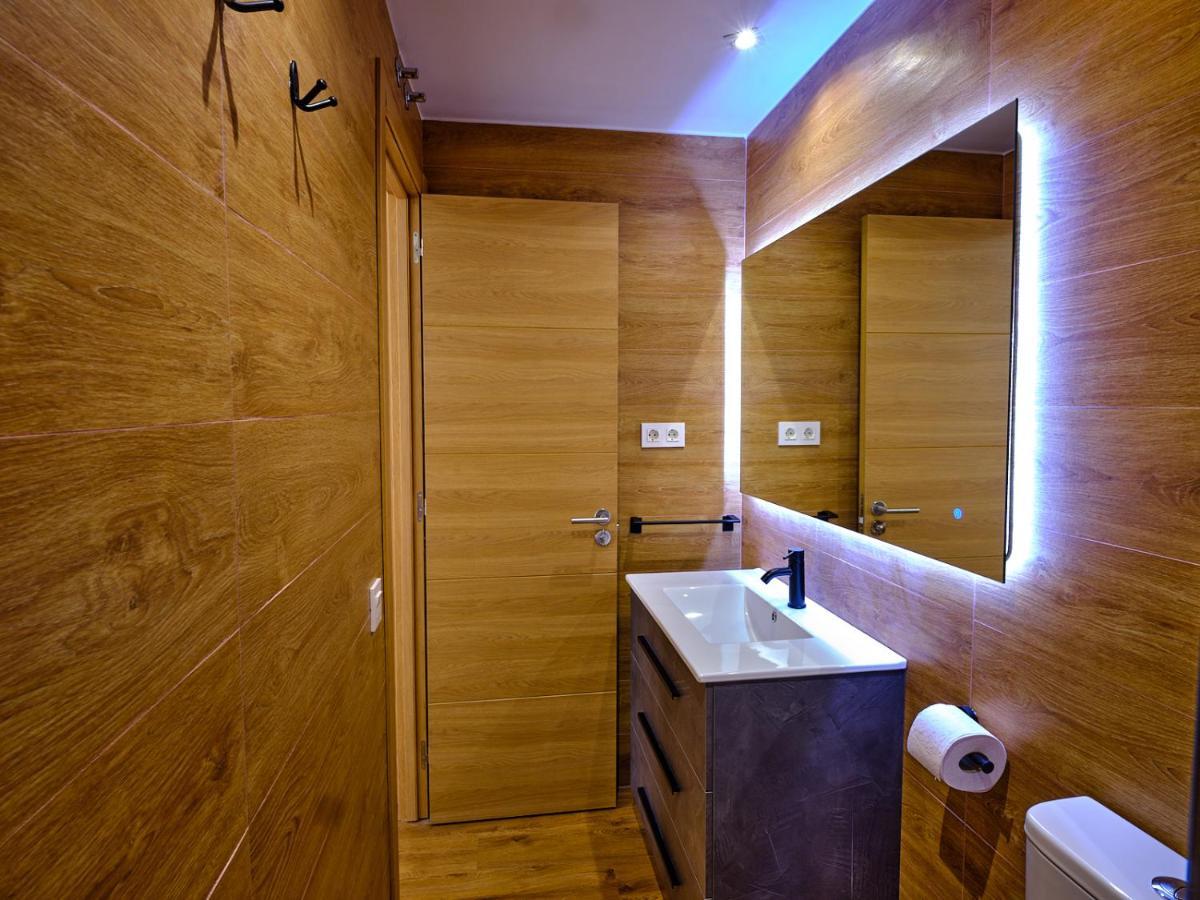 Leo Home- Bright & Centric 3 Bedrooms Apartment With Private Parking Included มาลากา ภายนอก รูปภาพ