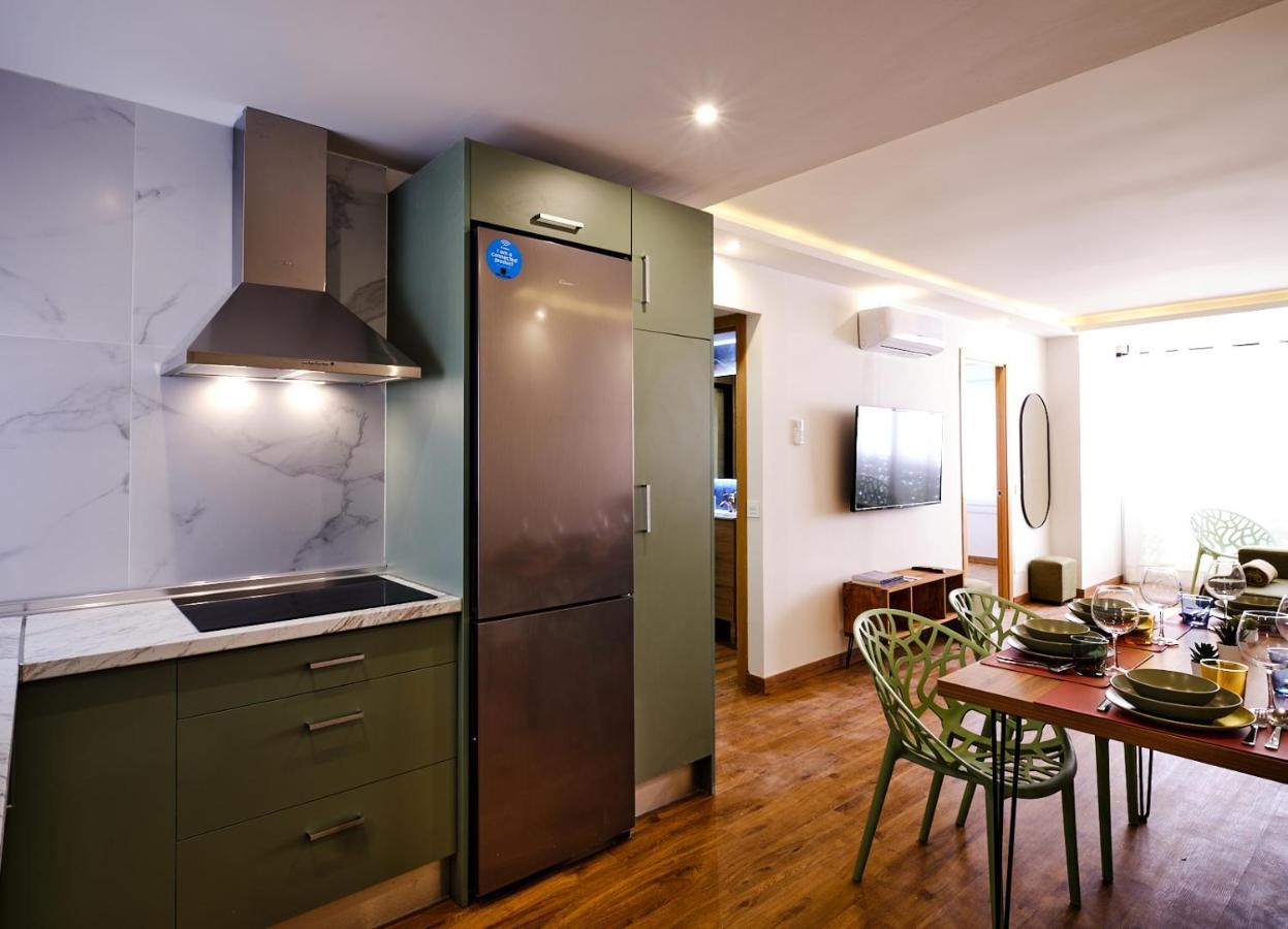 Leo Home- Bright & Centric 3 Bedrooms Apartment With Private Parking Included มาลากา ภายนอก รูปภาพ